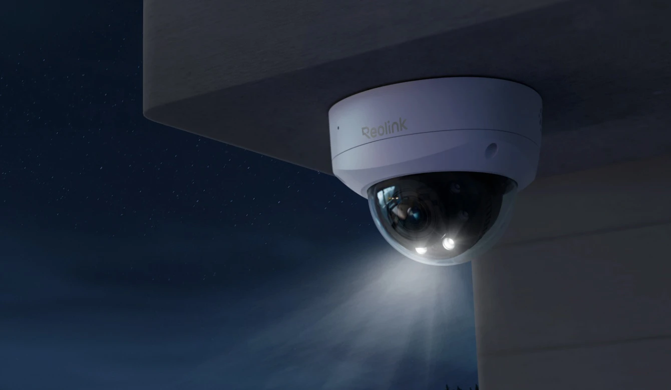 Camera de supraveghere Reolink POE P437 Senzor: 1/2.8"CMOS Rezolutie video: 8 Megapixeli (3840 x 2160 pixeli) Cadre/secunda: 25 FPS Lentila varifocala: 2.7-13.5mm Diafragma: F1.6 Unghi de vizualizare: orizontal: 100°- 31°/vertical: 55°- 17° Distanta iluminator IR: 30 m Numar LED-uri IR: 4 Microfon