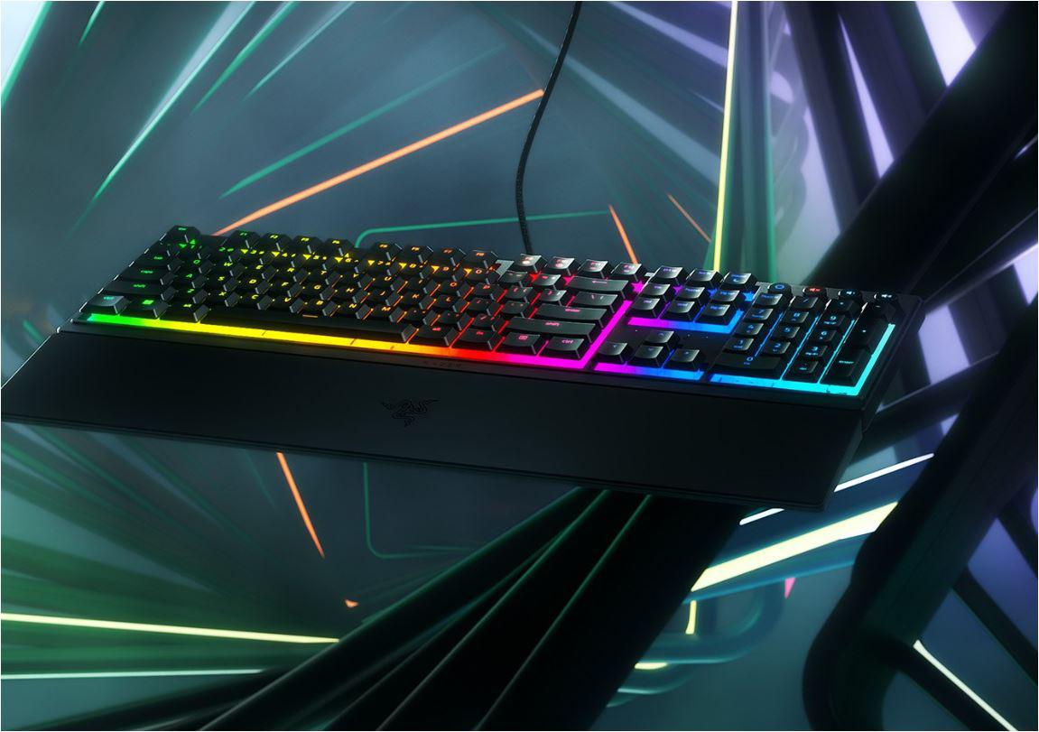 Tastatura Razer Ornata V3 - Low Profile Gaming  TECH SPECS SWITCH TYPE Razer™ Mecha-Membrane Switches APPROXIMATE SIZES Full Size LIGHTING 10 Razer Chroma™ RGB Lighting Zones WRIST REST Yes ONBOARD MEMORY None MEDIA KEYS Dedicated Media Controls PASSTHROUGH None CONNECTIVITY Wired - Attached KEYCAPS