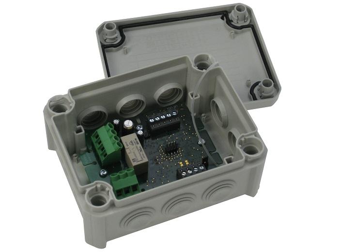 Transponder IQ8FCT LP; Honeywell 808621 utilizat pentru controlul simonitorizarea dispozitivelor externe de control al incendiului, cum arfi amortizoarele de incendiu, sau ca o componenta de alarma tehnica(TAL) pentru a monitoriza un contact extern si pentru a controla sarcinaexterna